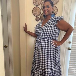 Meet your Posher, Deedee